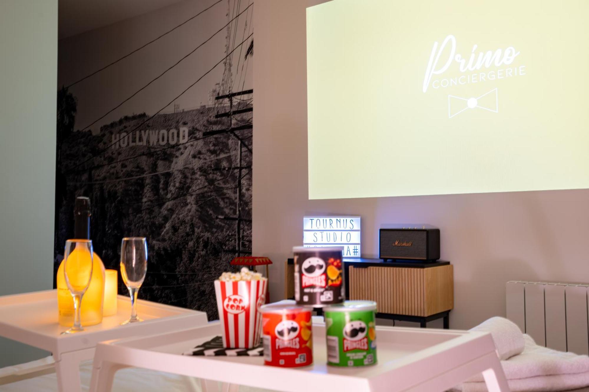 Food And Chill - Deux Appartements Hypercentre - 1 Theme Cinema - By Primo C0Nciergerie Tournus Kültér fotó